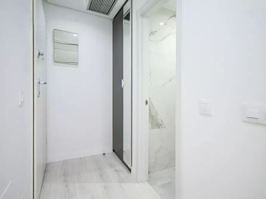 Immagine 9 di Appartamento in affitto  in Calle de San Hermenegildo a Madrid