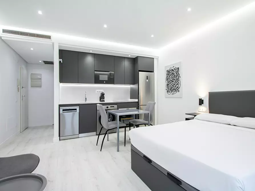 Immagine 4 di Appartamento in affitto  in Calle de San Hermenegildo a Madrid