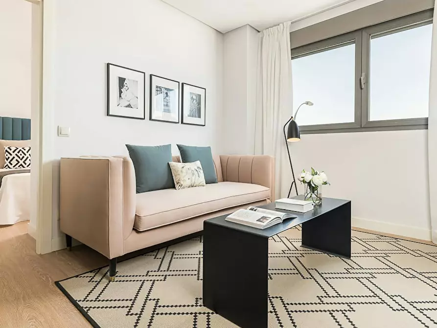 Immagine 1 di Appartamento in affitto  in Calle de Ana de Austria a Madrid