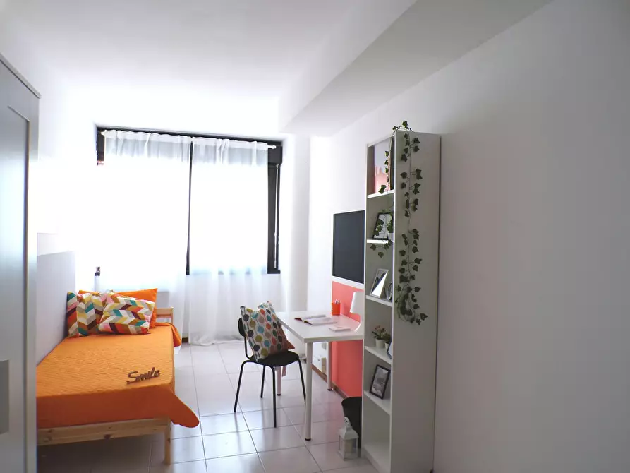 Immagine 2 di Camera in affitto  in Via Valentina Zambra a Trento