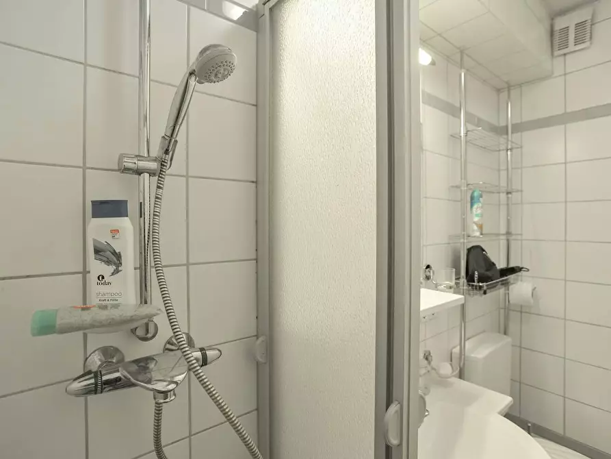 Immagine 9 di Appartamento in affitto  in Goethestraße a Stuttgart Stuttgart-Nord