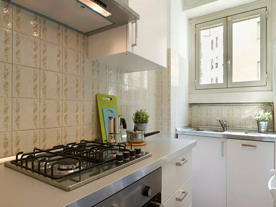 Immagine 9 di Camera in affitto  in Via Tarquinio Prisco a Milano