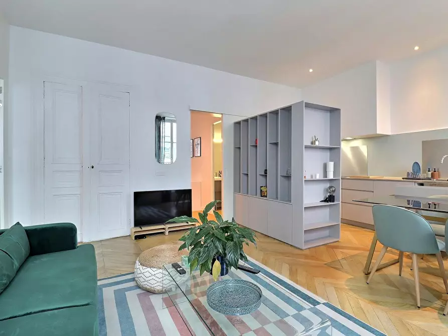 Immagine 6 di Appartamento in affitto  in Rue de Provence a Paris