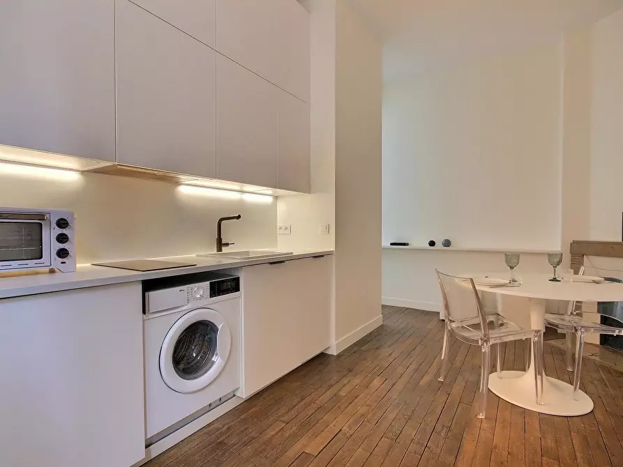 Immagine 4 di Appartamento in affitto  in Rue de Varenne a Paris 07