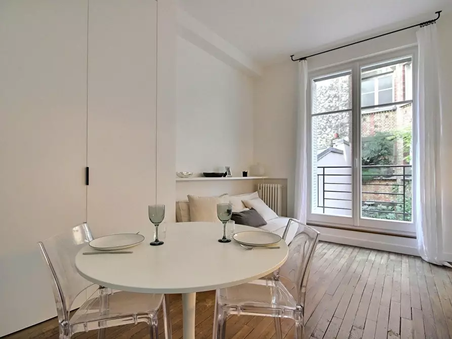 Immagine 3 di Appartamento in affitto  in Rue de Varenne a Paris 07
