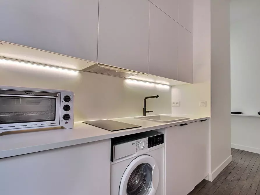 Immagine 6 di Appartamento in affitto  in Rue de Varenne a Paris 07