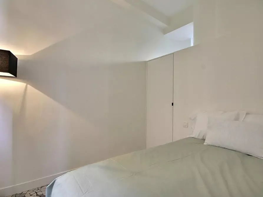Immagine 9 di Appartamento in affitto  in Rue de Varenne a Paris 07