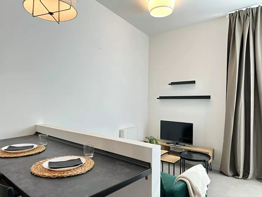 Immagine 2 di Appartamento in affitto  in Calle de las Higueras a Madrid