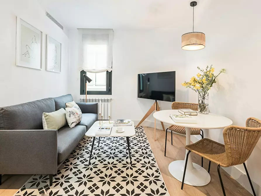 Immagine 2 di Appartamento in affitto  in Calle Doctor Castelo a Madrid