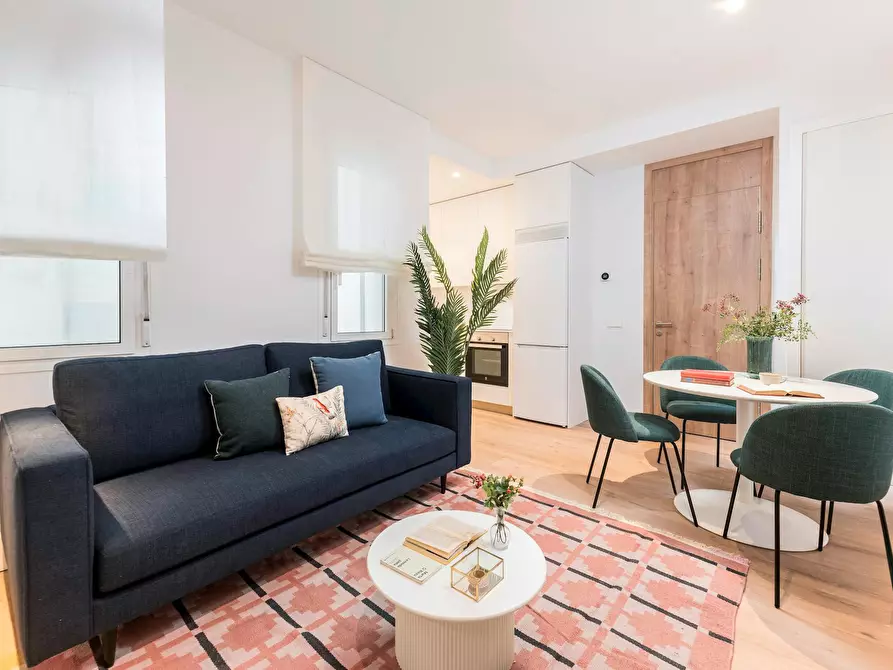 Immagine 1 di Appartamento in affitto  in Calle Doctor Castelo a Madrid