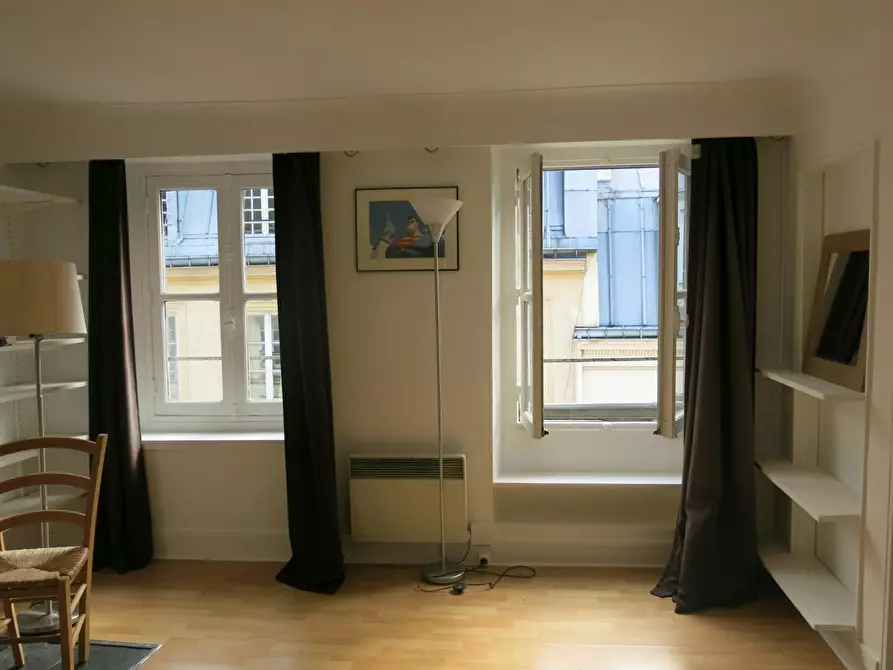 Immagine 2 di Appartamento in affitto  in Rue Saint-Sulpice a Paris 06