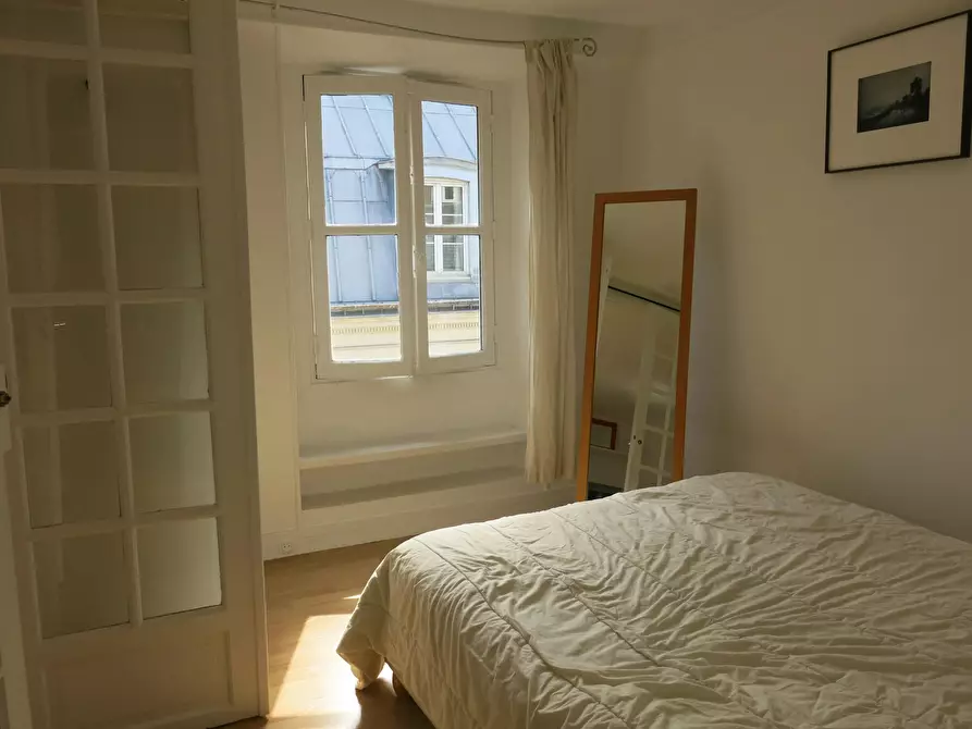 Immagine 4 di Appartamento in affitto  in Rue Saint-Sulpice a Paris 06