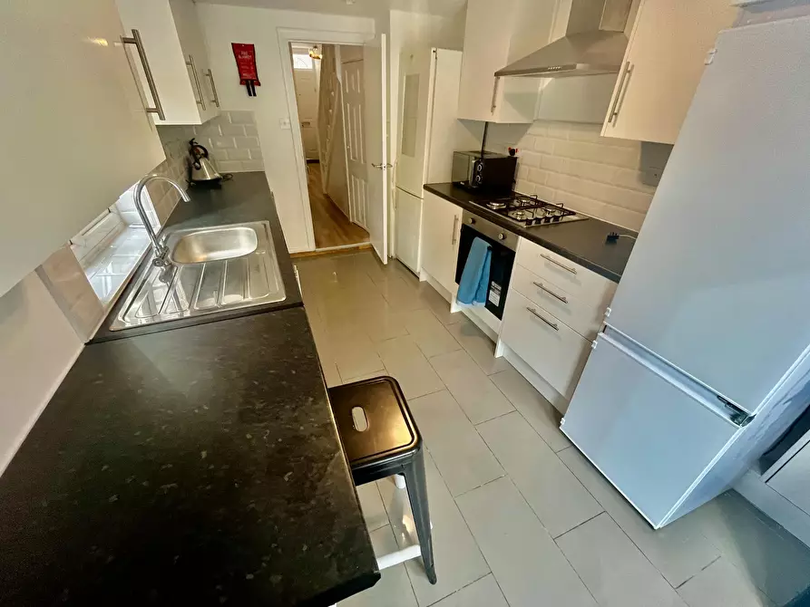 Immagine 6 di Camera in affitto  in Moffat Road a Wandsworth
