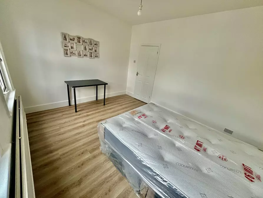 Immagine 3 di Camera in affitto  in Moffat Road a Wandsworth