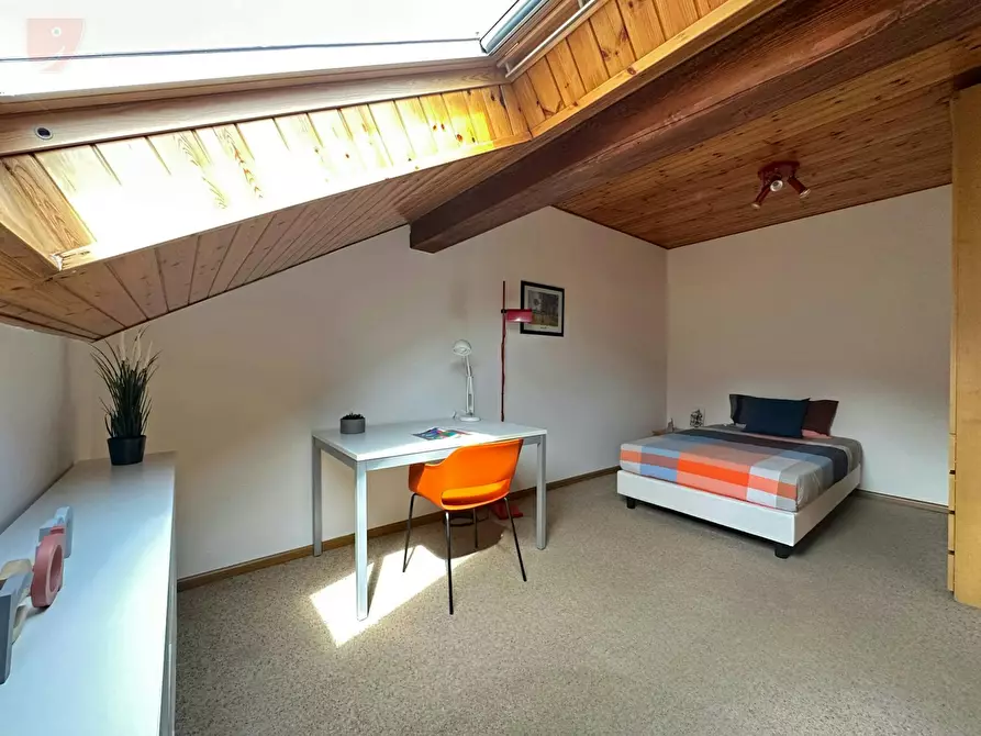 Immagine 5 di Camera in affitto  in Via Pomeranos a Trento