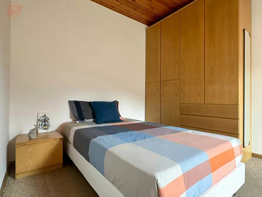 Immagine 2 di Camera in affitto  in Via Pomeranos a Trento