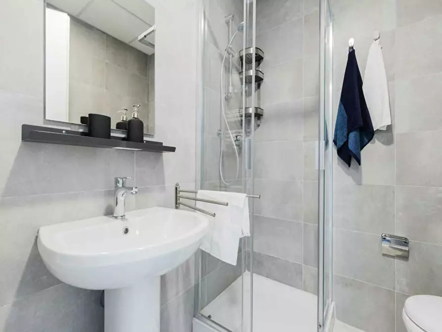 Immagine 8 di Camera in affitto  in Viale Bligny a Milano