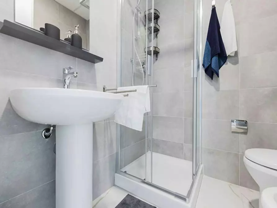 Immagine 9 di Camera in affitto  in Viale Bligny a Milano