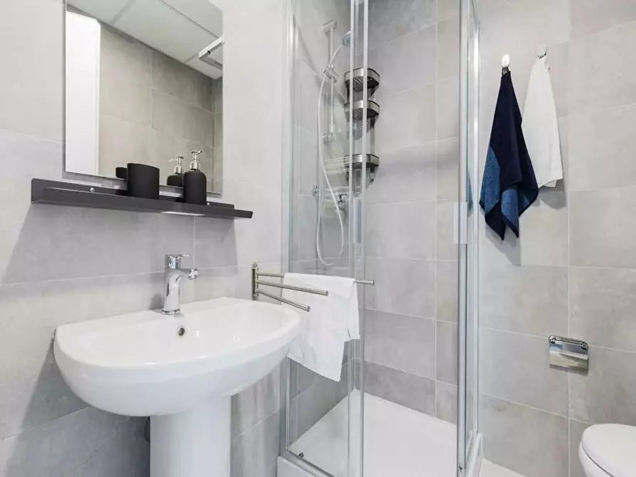 Immagine 8 di Camera in affitto  in Viale Bligny a Milano