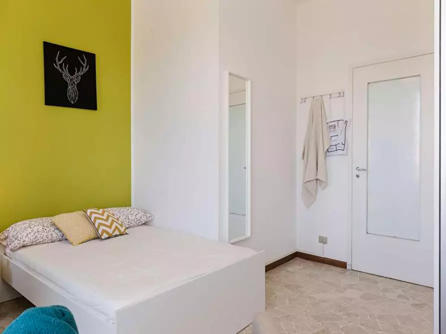 Immagine 4 di Camera in affitto  in Via Ginestre a Buccinasco