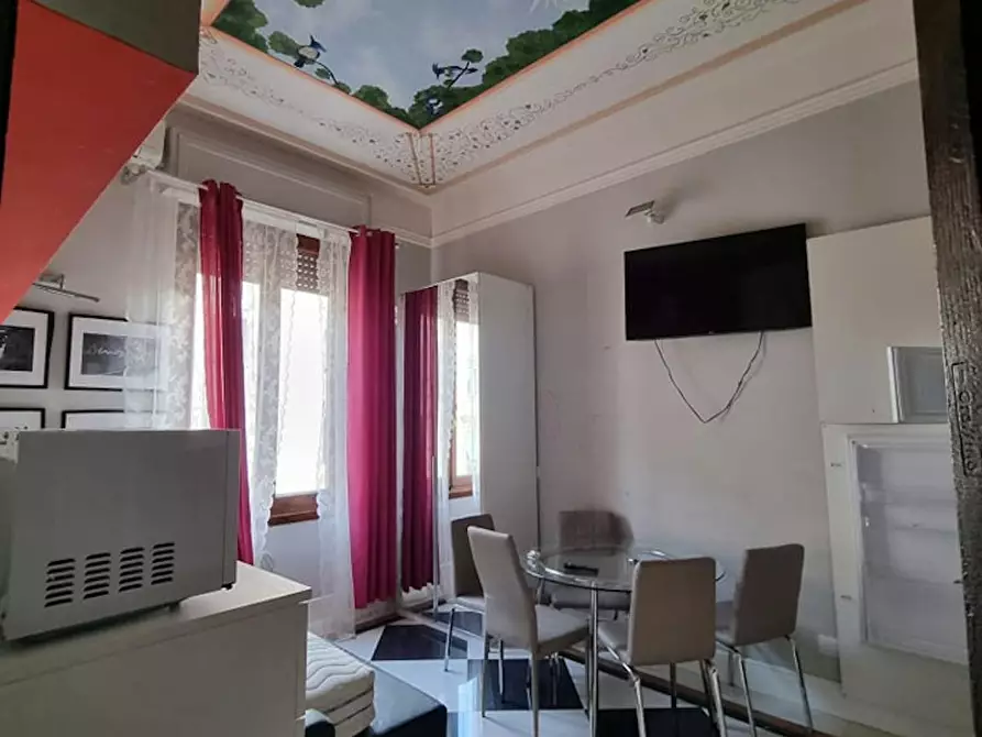 Immagine 1 di Camera in affitto  in Via dei Martiri del Popolo a Firenze