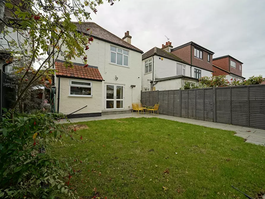 Immagine 4 di Casa indipendente in affitto  in Brampton Gardens a West Molesey