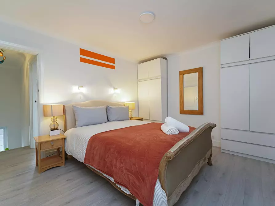 Immagine 6 di Casa indipendente in affitto  in Brampton Gardens a West Molesey