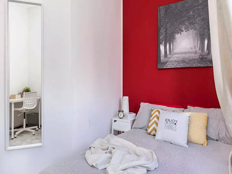 Immagine 4 di Camera in affitto  in Via Salvatore Barzilai a Milano