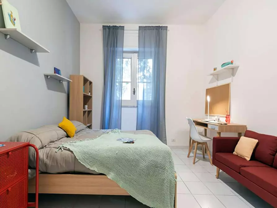 Immagine 4 di Camera in affitto  in Via Benaco a Roma