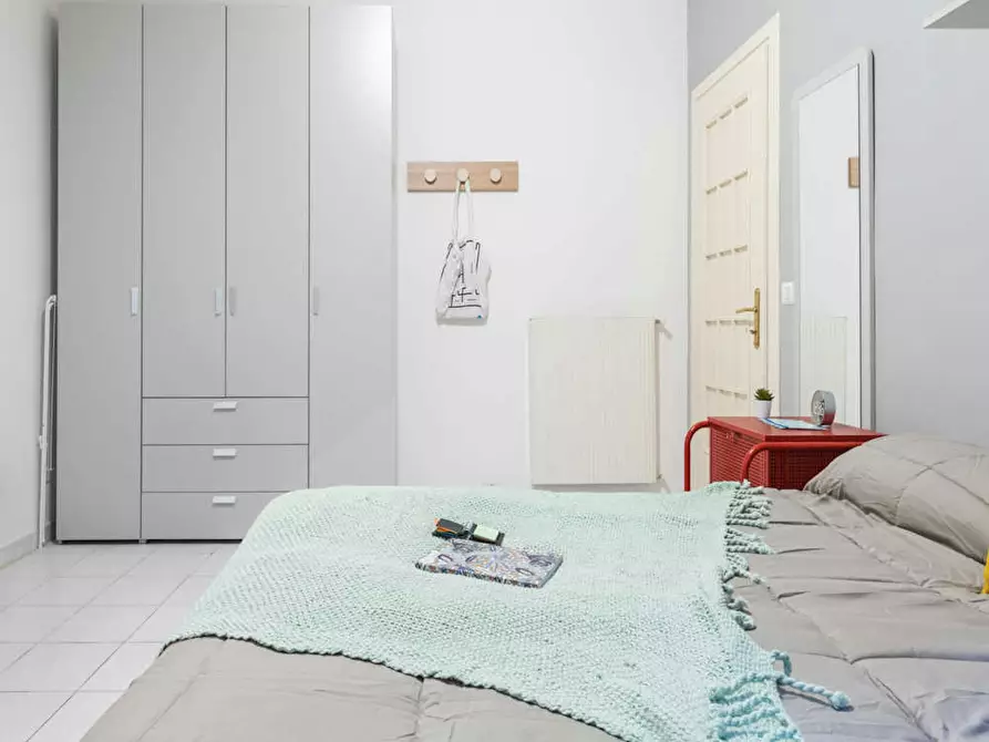 Immagine 5 di Camera in affitto  in Via Benaco a Roma