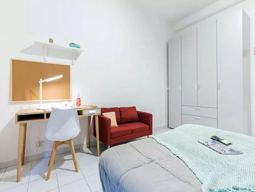 Immagine 3 di Camera in affitto  in Via Benaco a Roma