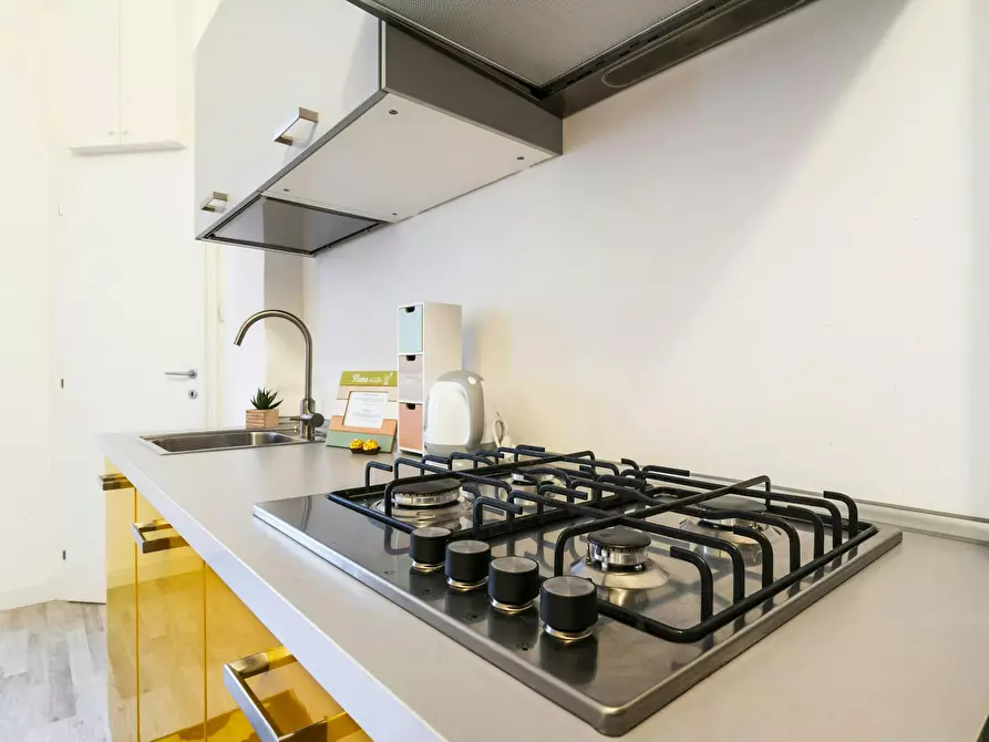 Immagine 10 di Appartamento in affitto  in Piazza Angilberto II a Milano