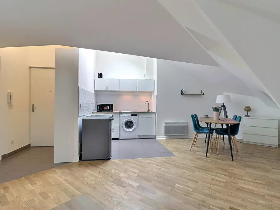 Immagine 7 di Appartamento in affitto  in Avenue Jean Jaurès a Paris