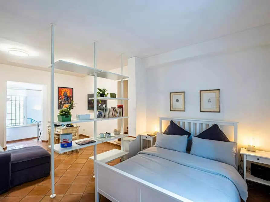 Immagine 4 di Appartamento in affitto  in Via degli Orti della Farnesina a Roma