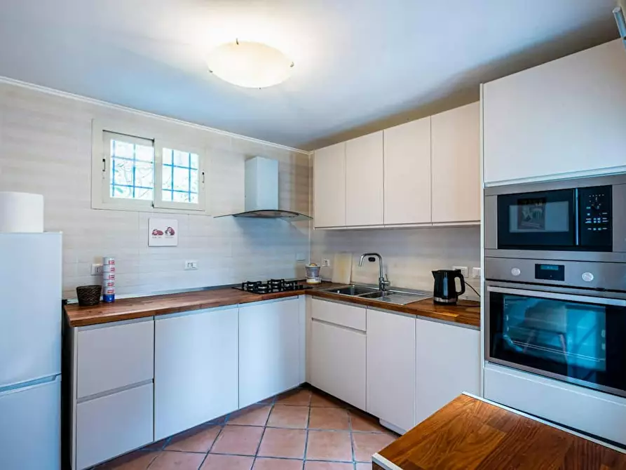 Immagine 10 di Appartamento in affitto  in Via degli Orti della Farnesina a Roma