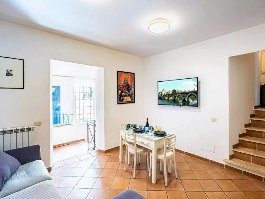 Immagine 9 di Appartamento in affitto  in Via degli Orti della Farnesina a Roma