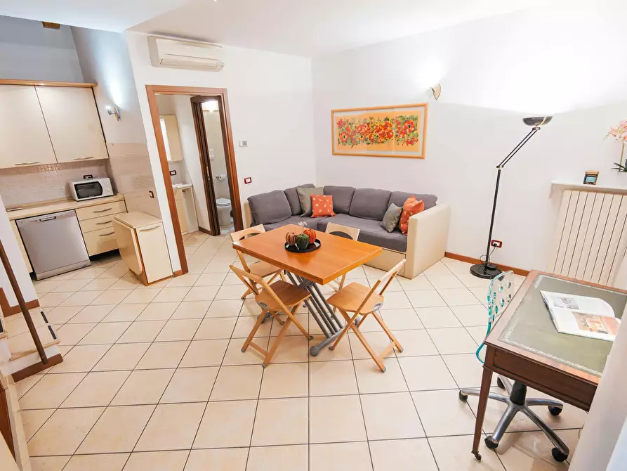 Immagine 4 di Appartamento in affitto  in Via Coluccio Salutati a Milano