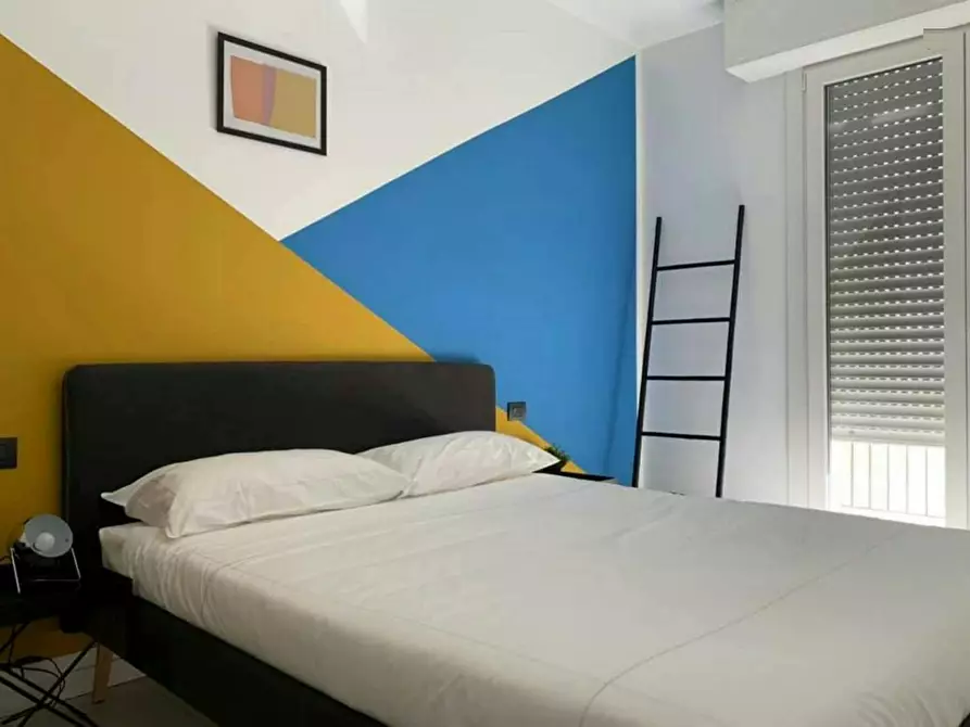 Immagine 2 di Camera in affitto  in Via Luigi Mercantini a Milano