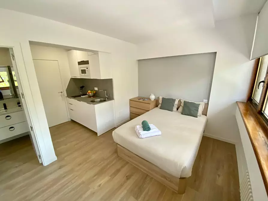 Immagine 5 di Appartamento in affitto  in Avenida de la Reina Victoria a Madrid