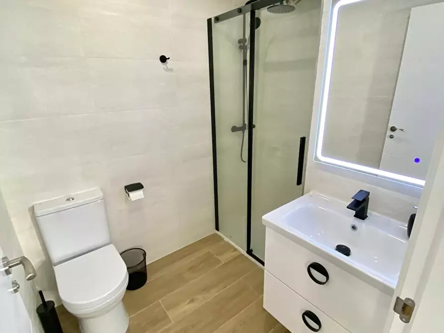 Immagine 5 di Appartamento in affitto  in Avenida de la Reina Victoria a Madrid