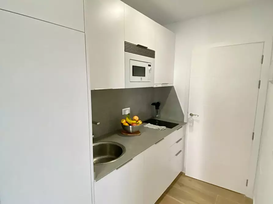 Immagine 8 di Appartamento in affitto  in Avenida de la Reina Victoria a Madrid