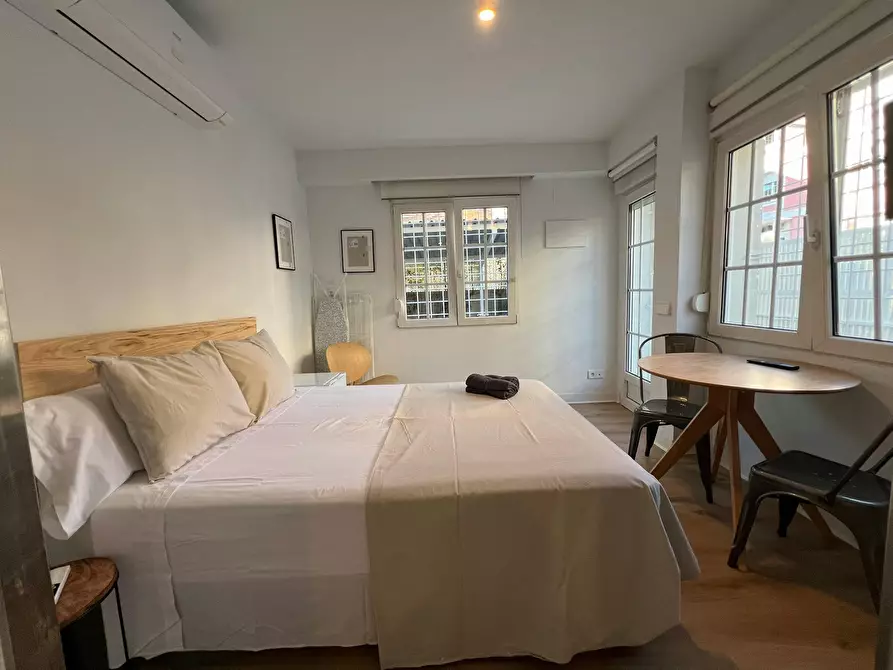 Immagine 2 di Casa indipendente in affitto  in Calle de Alfonso Fernández Clausells a Madrid