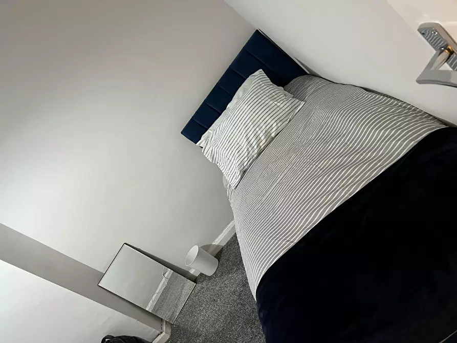 Immagine 8 di Casa indipendente in affitto  in Ash Road a 