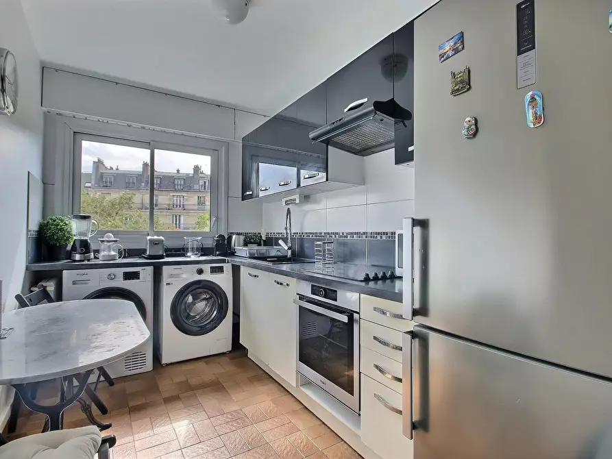 Immagine 10 di Appartamento in affitto  in Avenue Jean Jaurès a Paris