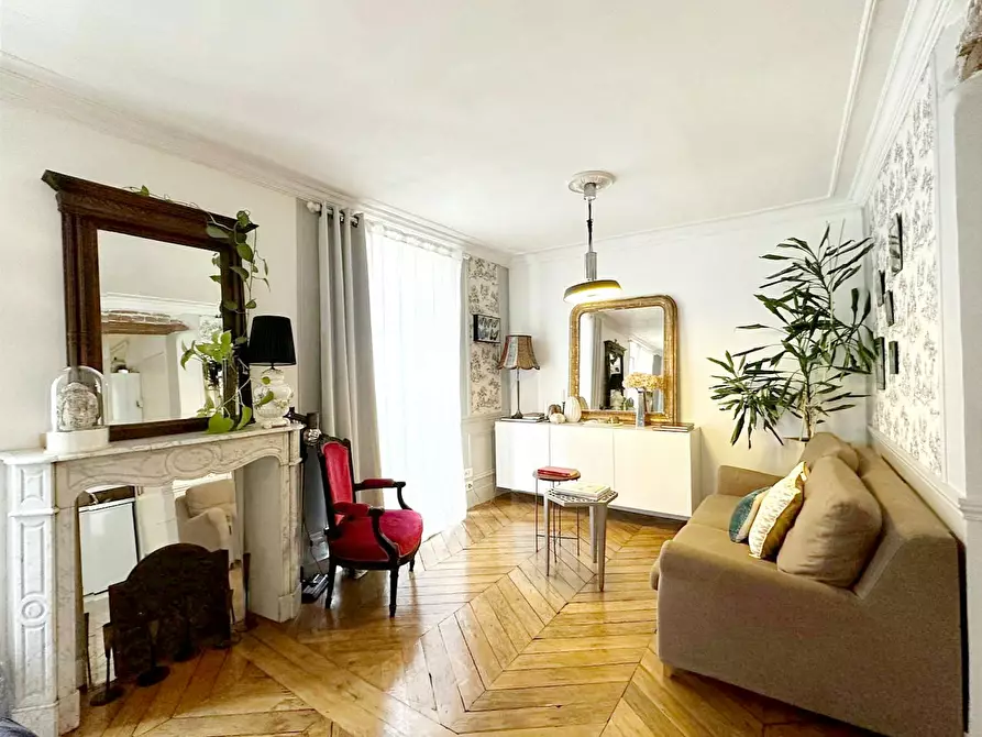 Immagine 9 di Appartamento in affitto  in Rue Blondel a Paris