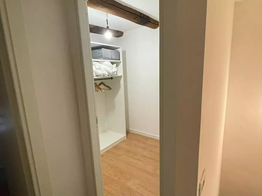 Immagine 6 di Camera in affitto  in Piazza Dante a Napoli