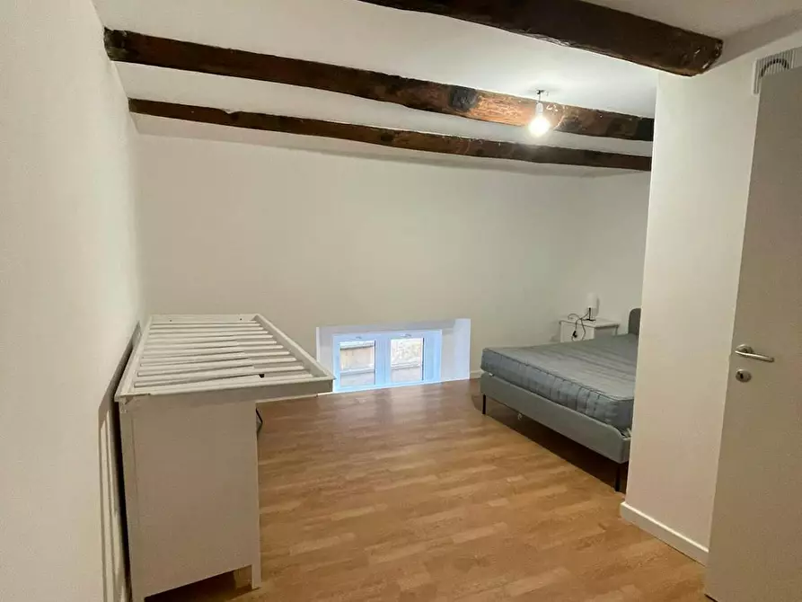 Immagine 2 di Camera in affitto  in Piazza Dante a Napoli