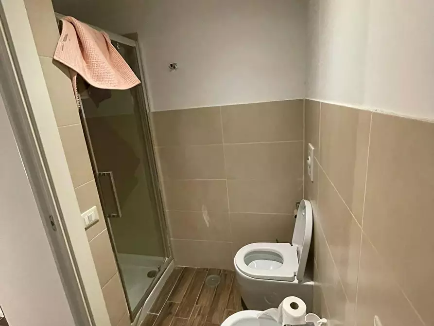 Immagine 9 di Camera in affitto  in Piazza Dante a Napoli