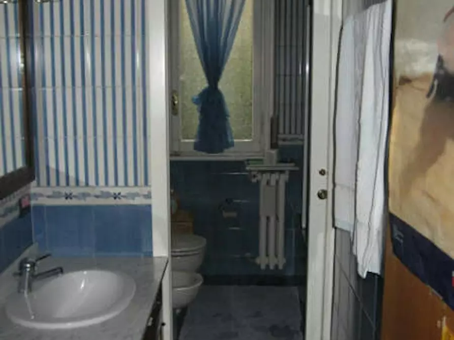 Immagine 4 di Camera in affitto  in Via Giovanni Montemartini a Milano