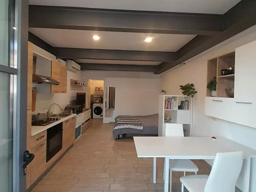 Immagine 2 di Appartamento in affitto  in Via Gargano a Milano